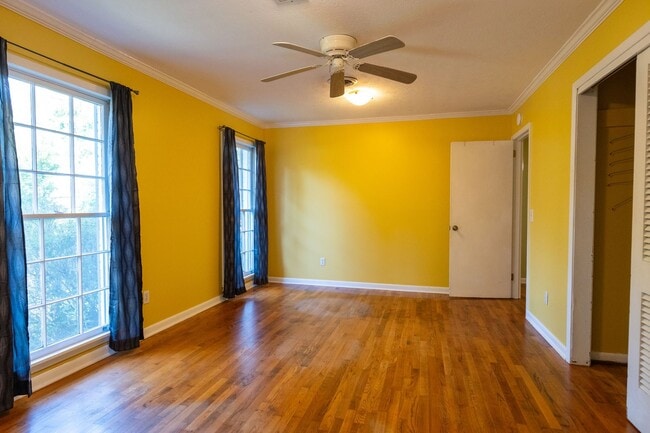 Building Photo - 882 Cherokee Rd