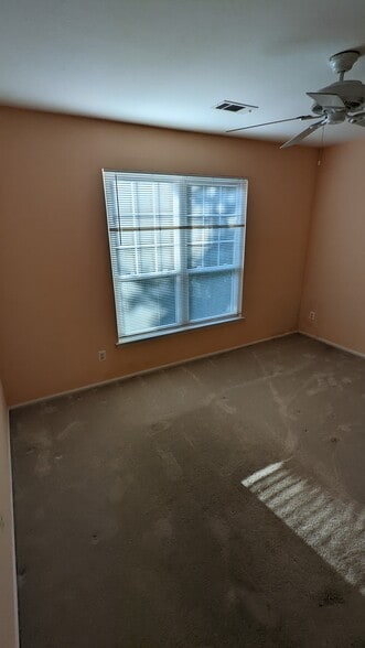 Building Photo - 1570 Spring Gate Dr