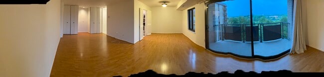 Dining area - 3101 S Manchester St