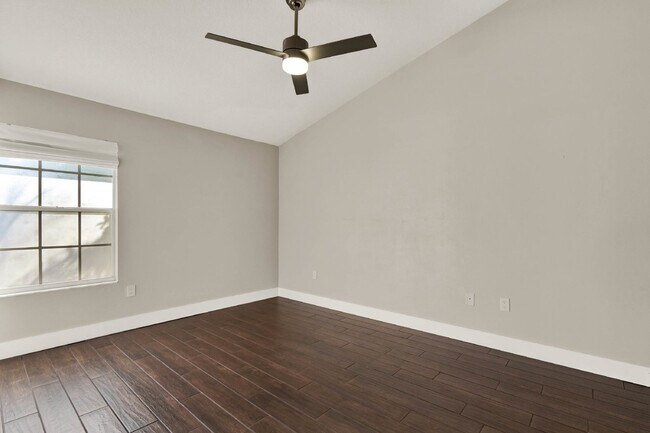 Building Photo - Charming 2-Bedroom + Bonus Room/Loft, 2-Bath Townhome Retreat in Conway!