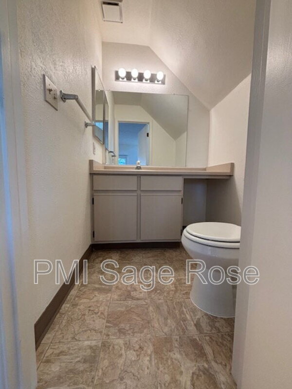 Building Photo - 1776 Sierra Highlands Dr