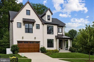 Building Photo - 9501 Wildoak Dr