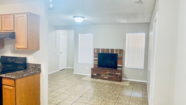 Building Photo - MOVE IN SPECIAL! Updated 2 Bed/2 Bath Cond...