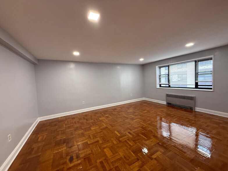 Building Photo - 56 S Munn Ave