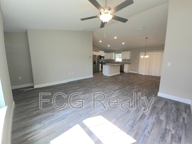 Building Photo - 7838 N Vivian Way