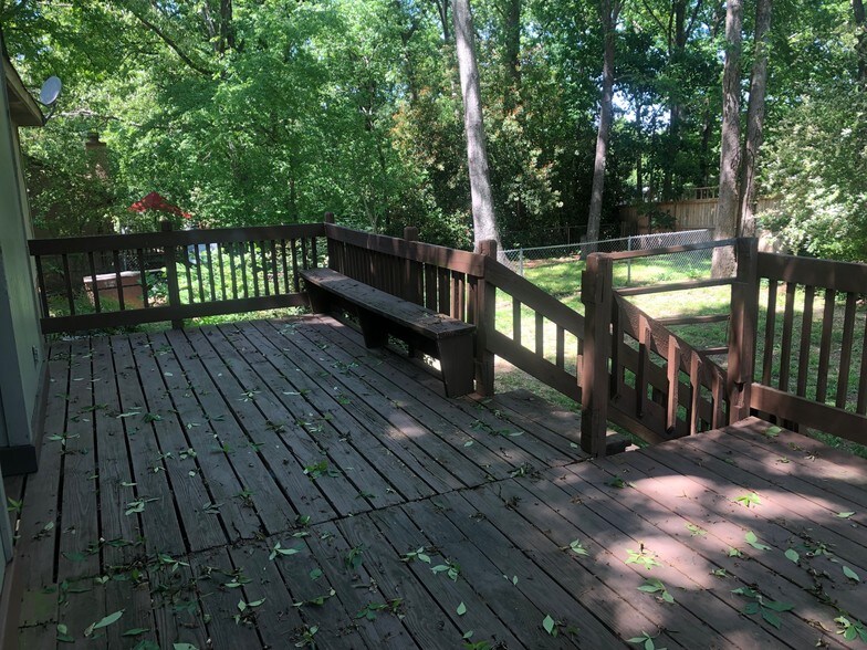 Back Porch - 1117 Henry Dr