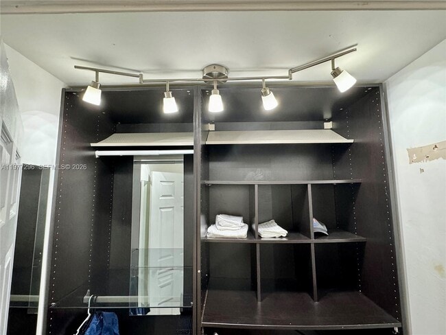 Building Photo - 1615 Meridian Ave