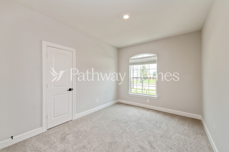 Building Photo - 620 Brookside Dr