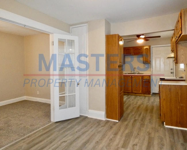 Building Photo - 515 Plymouth St