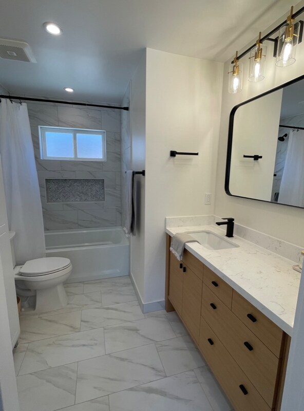 Building Photo - 2130 Lemon Ave