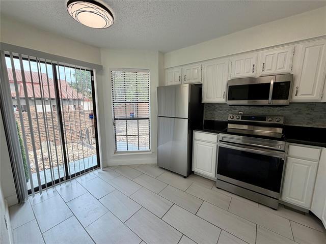 Building Photo - 6505 Hickock Dr