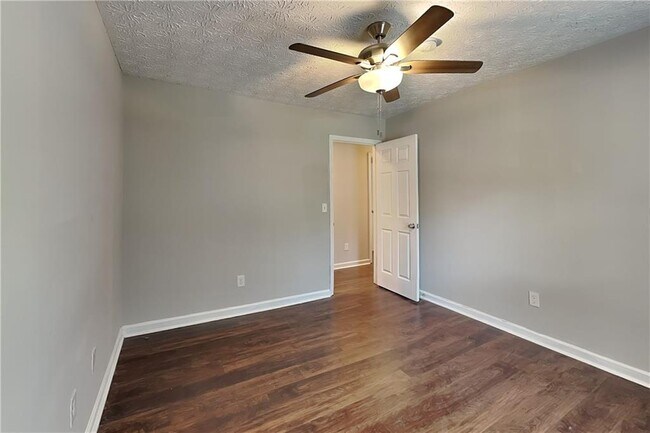 Building Photo - 2242 Josephine Ct