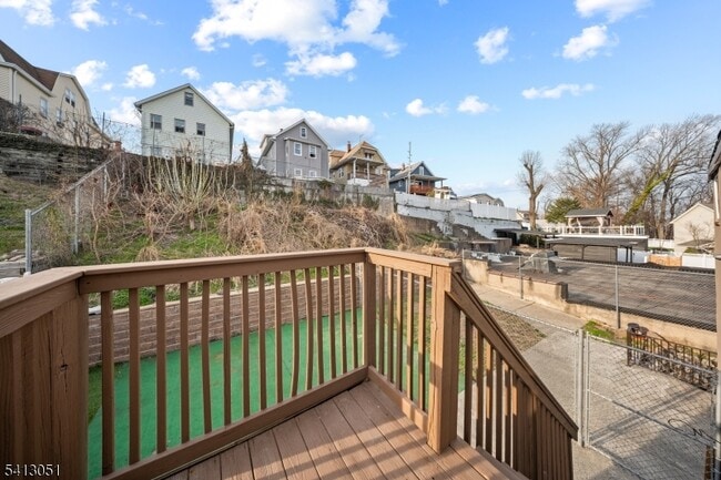 Building Photo - 339 N 6th St