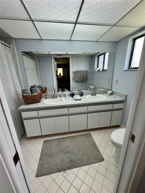 Building Photo - 6 Willow Grove Pl
