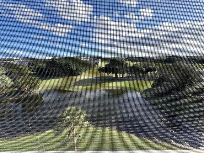 Building Photo - 3510 Oaks Way