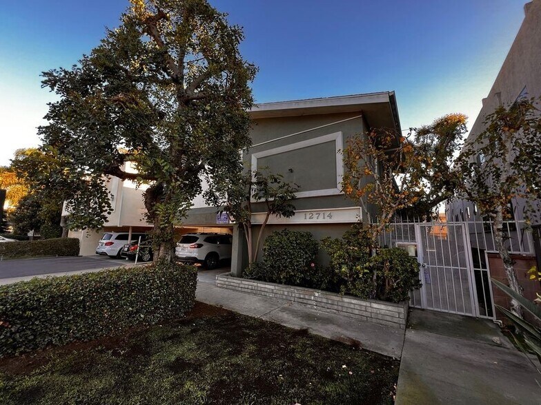 Building Photo - 12714 Matteson Ave