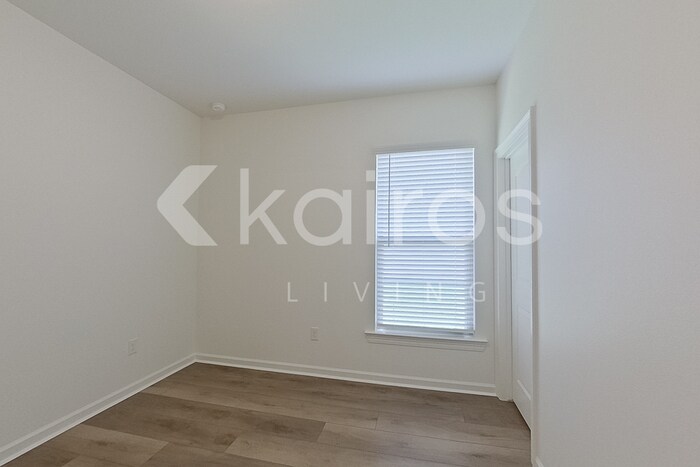 Building Photo - 200 Carencro St
