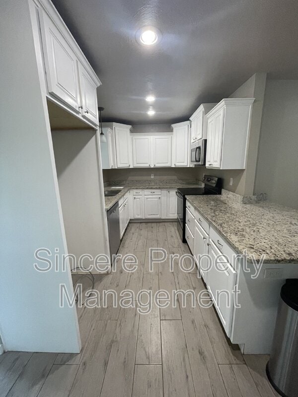 Building Photo - 120 N Ranchwood Blvd