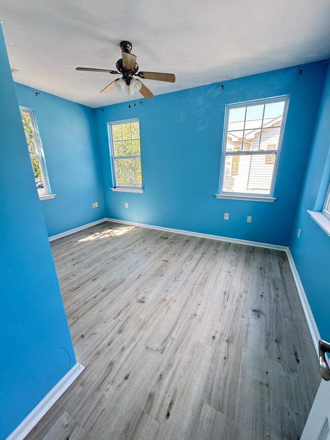 Building Photo - 1307 Emsworth Dr