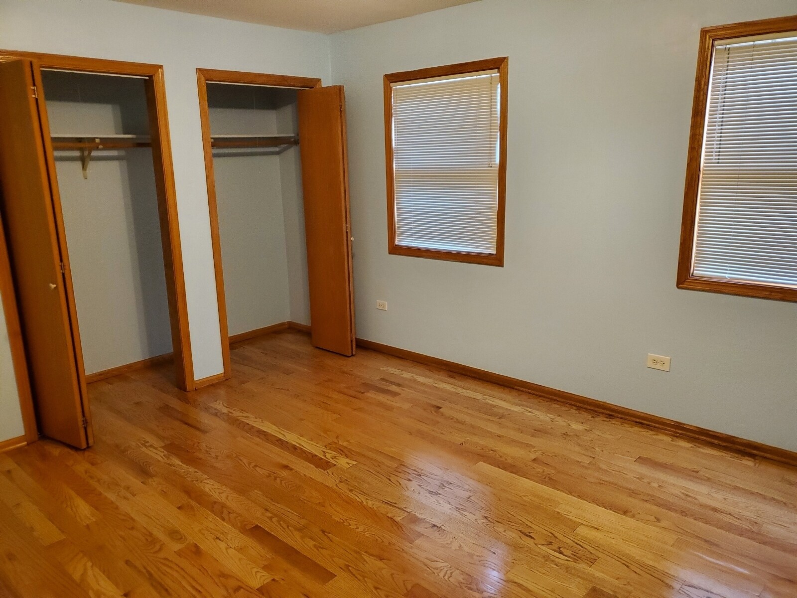 Master Bed - 6206 N Richmond St