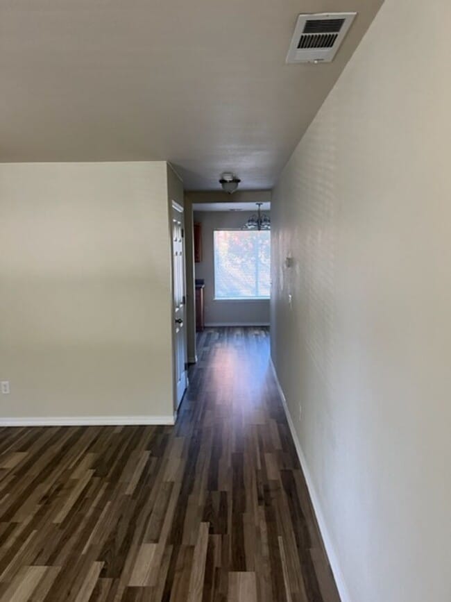 Building Photo - COMING SOON -  3 BEDROOM TOWNHOME W/ GARAGE