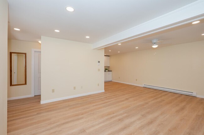 Building Photo - 41 Bigelow Rd