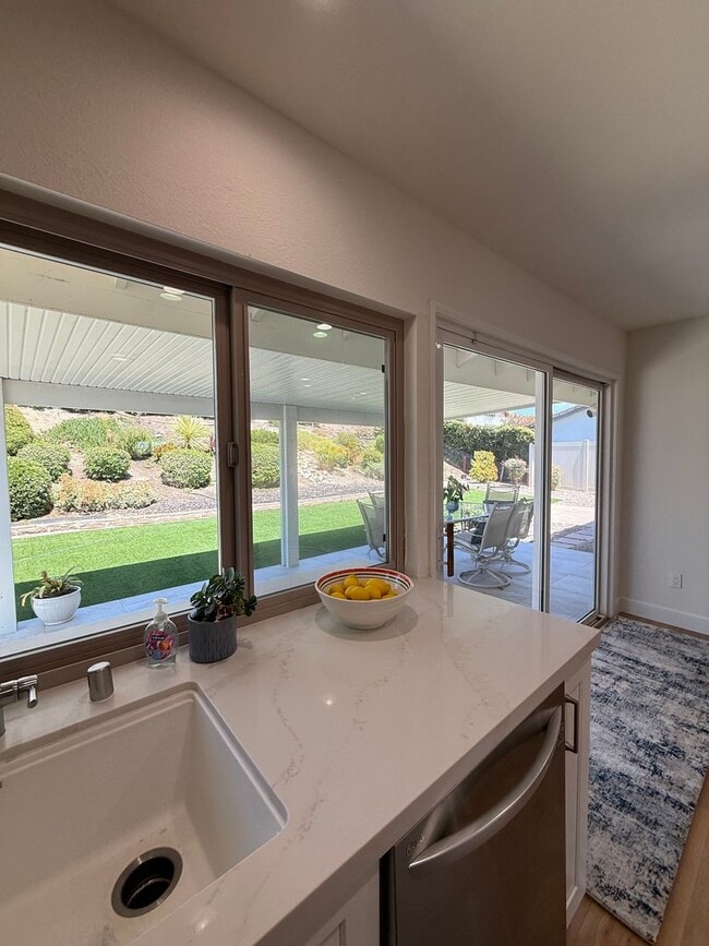 Building Photo - Gorgeous Remodeled 2Br/2Ba house W/2 Car attached  Garage in Oaks North