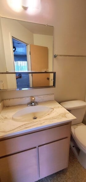 Building Photo - 320 Tennessee St SE