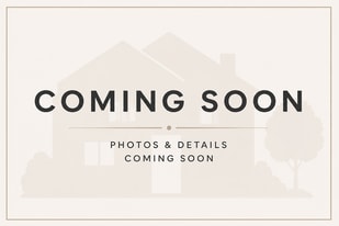 Building Photo - 210 Oak Point Ln
