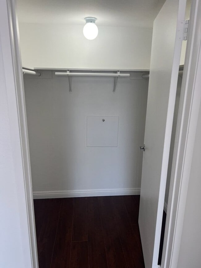 Building Photo - $3850 / 3br - Condo 3 beds 2 baths (West LA)