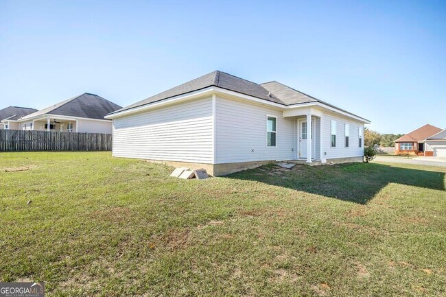 Building Photo - 101 Shasta Dr