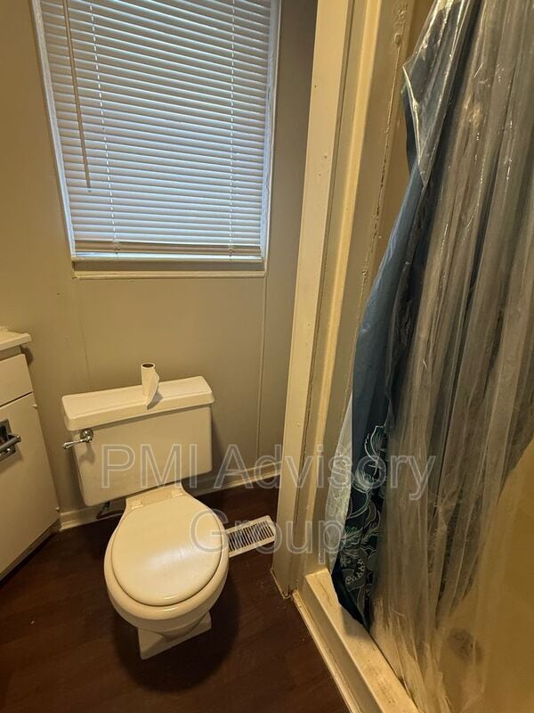 Building Photo - 2027 SW Van Buren St