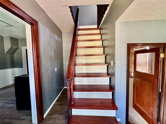 Building Photo - 609 N Caddo St