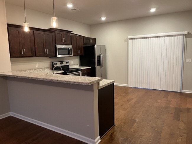 Building Photo - Cozy and Convenient Condo Living at Cambridge Condos in Gallatin, TN - 1192 sq ft Unit Available!