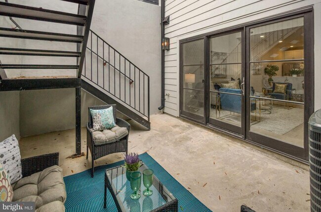 Building Photo - 1705 Trinidad Ave NE