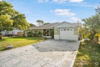 Building Photo - Charming 3?Bed,?2?Bath Home in Apollo Beac...