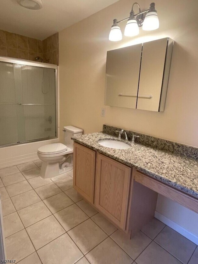 Building Photo - 254 Crystal St