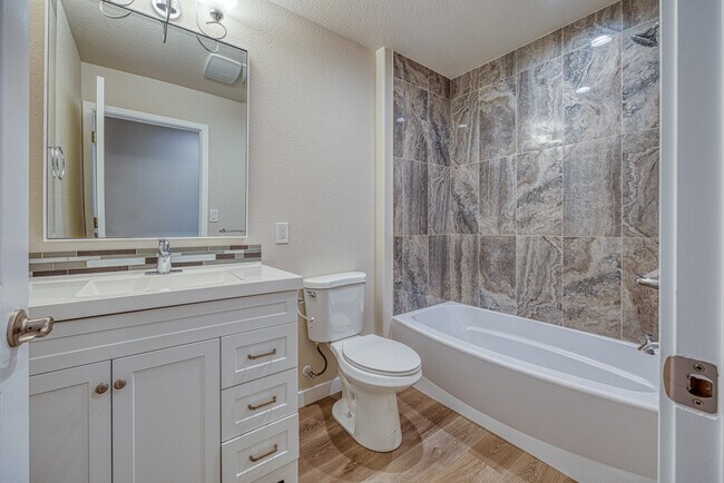 Building Photo - 5489 Shalynn Dr