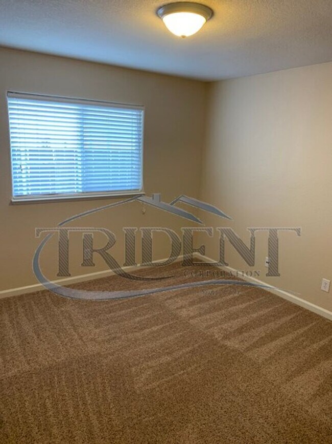 Building Photo - 2180 Gold River Dr