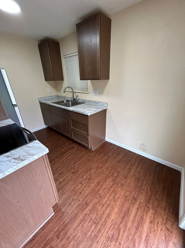 Building Photo - HOP16780