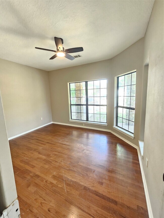 Building Photo - 5122 Dickens Rd