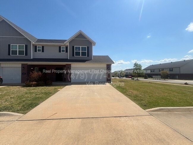 Building Photo - 2745 W Kilimanjaro Way