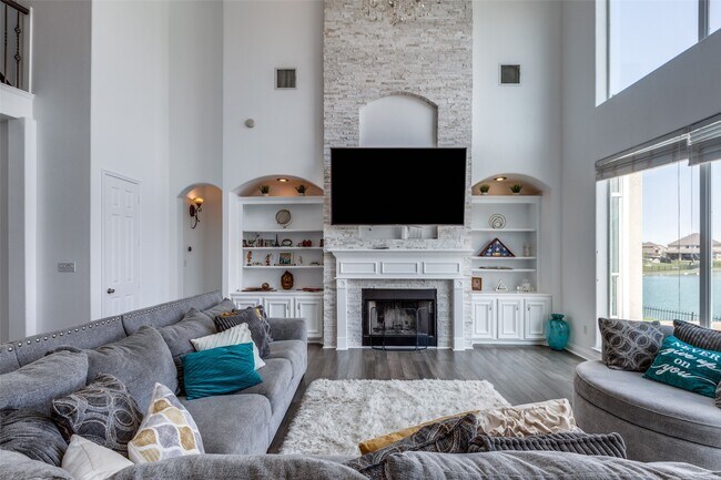 Building Photo - 8 Cypress Point Ct