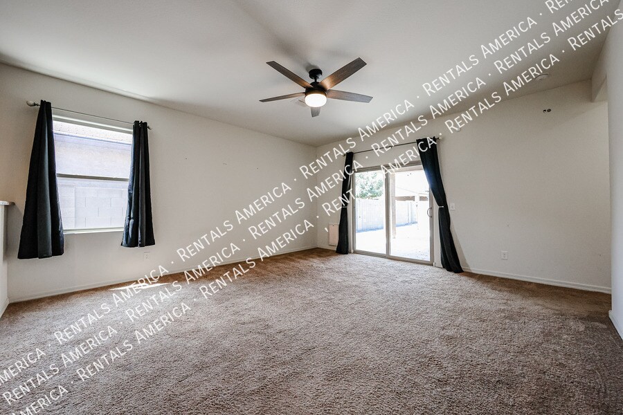 Building Photo - 38086 W Isabella Ln