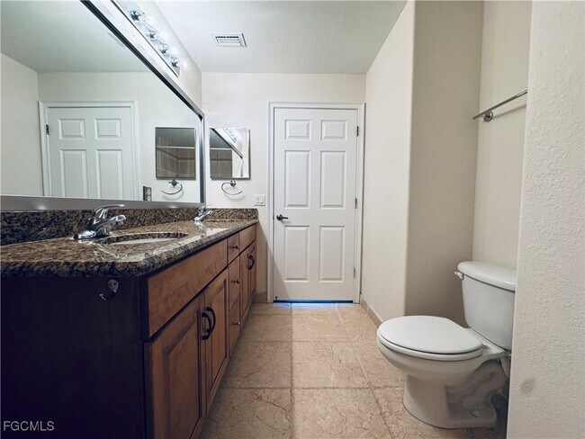 Building Photo - 13100 Bella Casa Cir