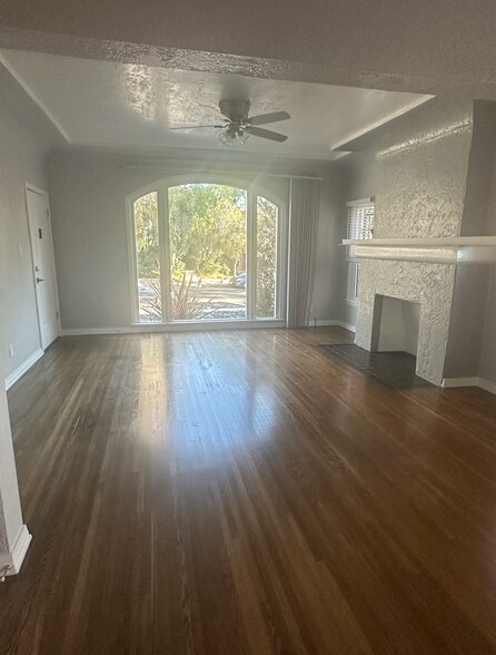 Building Photo - 1031 S Orange Dr