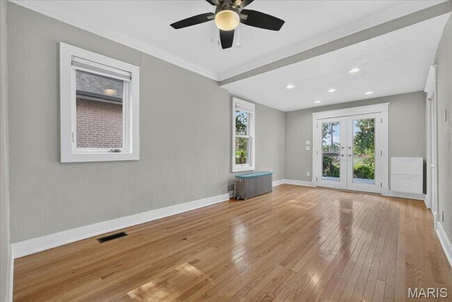 Building Photo - Richmond Heights Home!