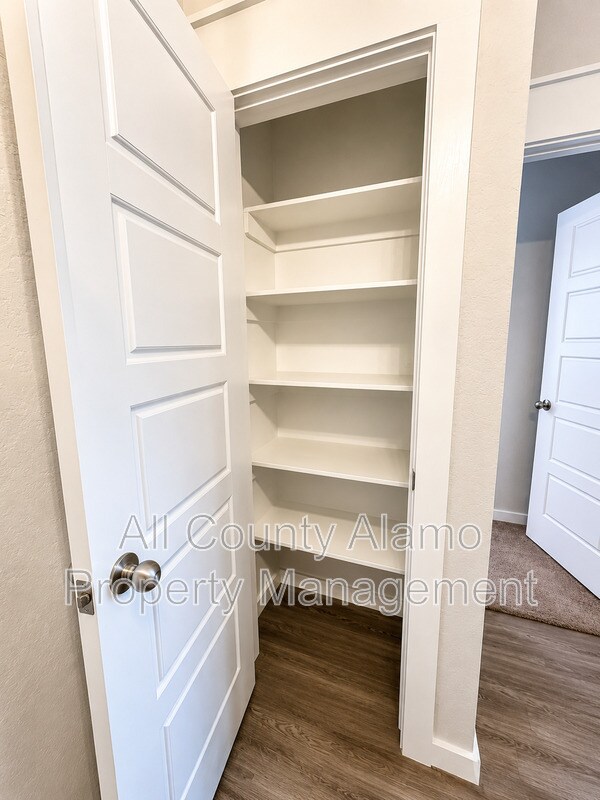 Building Photo - 10542 Francisco Way