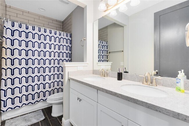 Building Photo - 13153 Lessing Ave