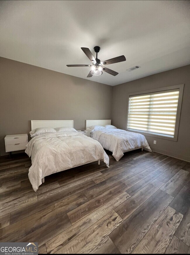 Building Photo - 950 Island Shoals Rd